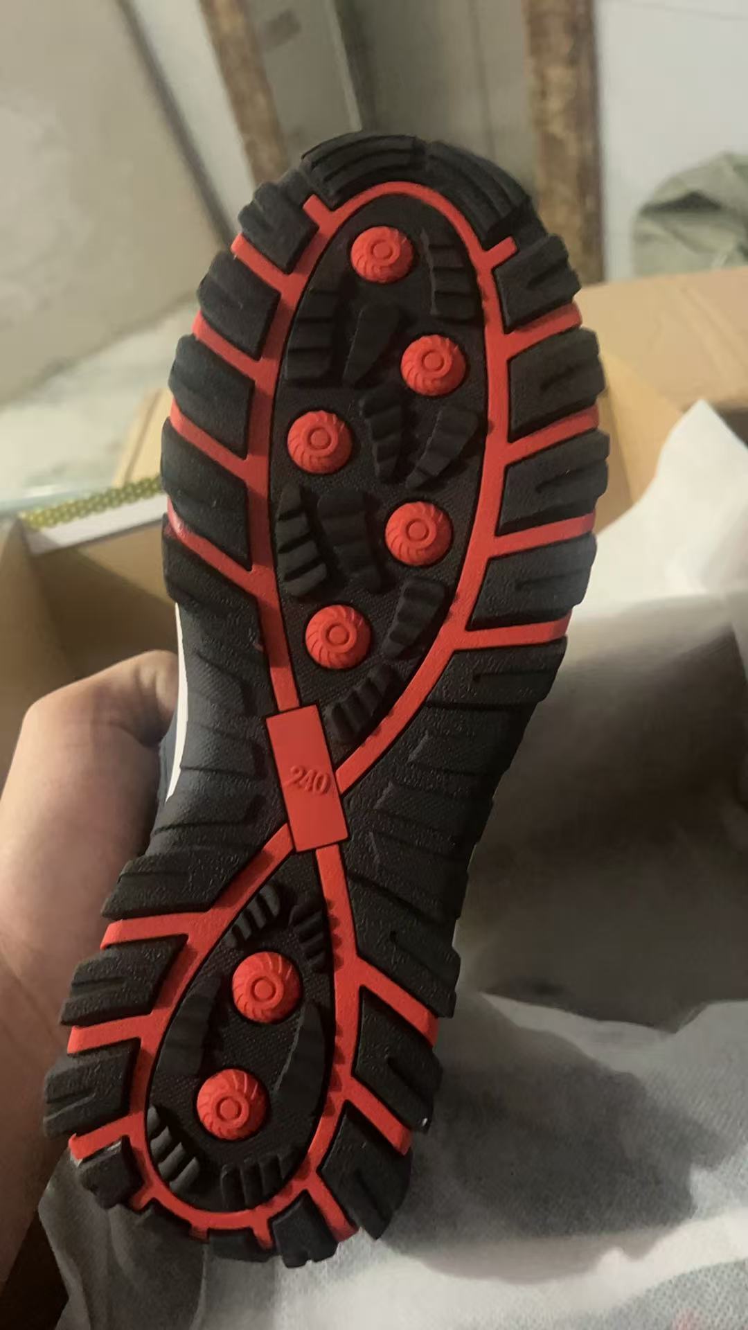 Jüngste Firmenblogs über Kommen Sie und erleben Sie die Geburt eines Schuhpaares!