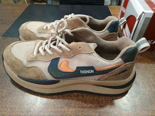 kaufen Khaki Suede Industrial Safety Shoes with Anti-smashing Steel Toe and Bulletproof Kevlar Mid Sole online manufacture